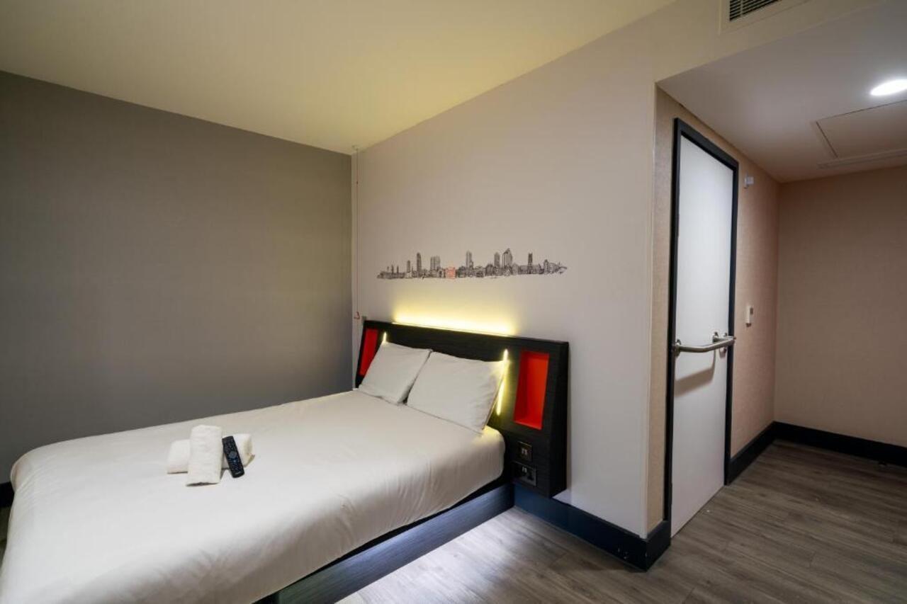 Easyhotel 3* Leeds (West Yorkshire)