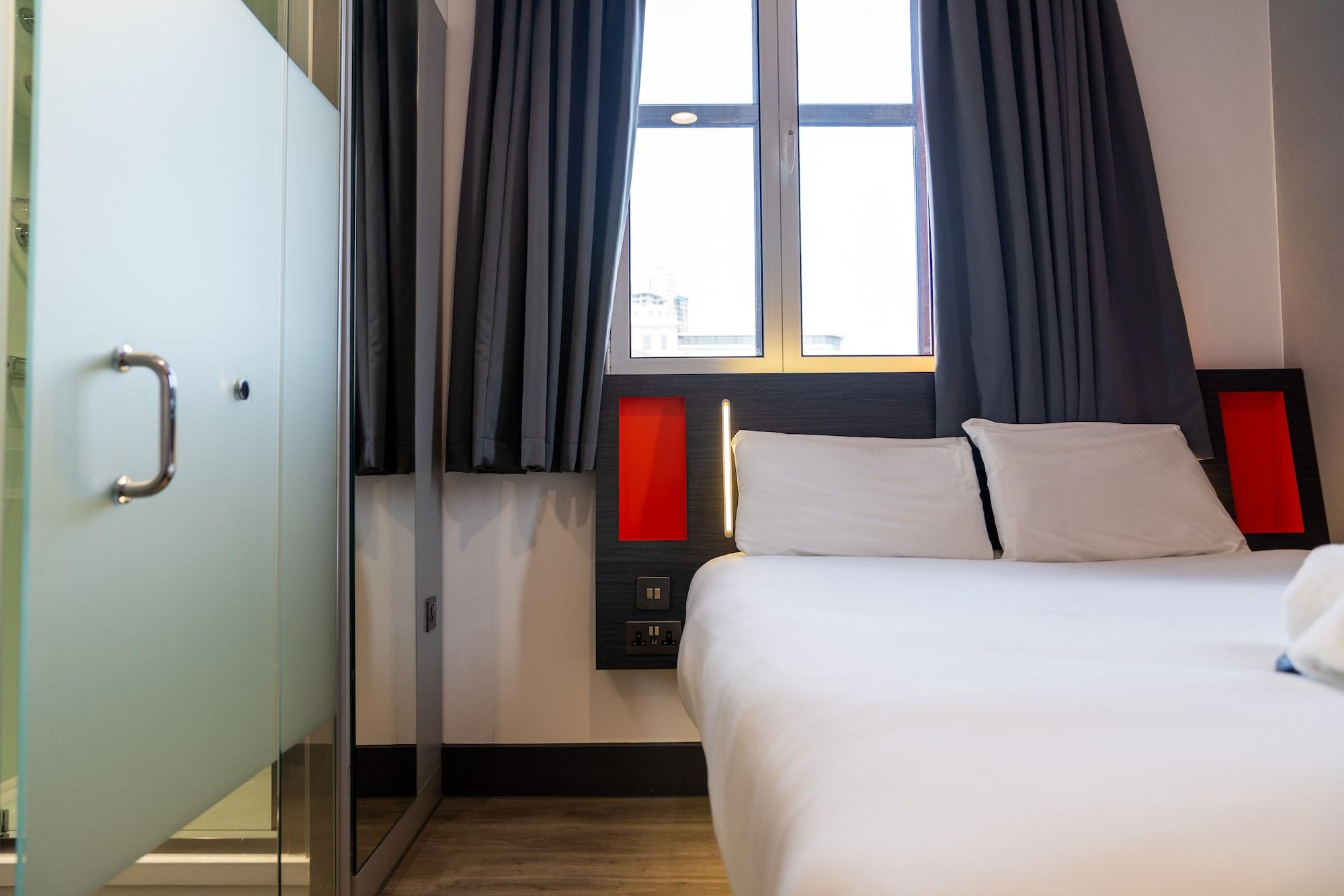 Easyhotel