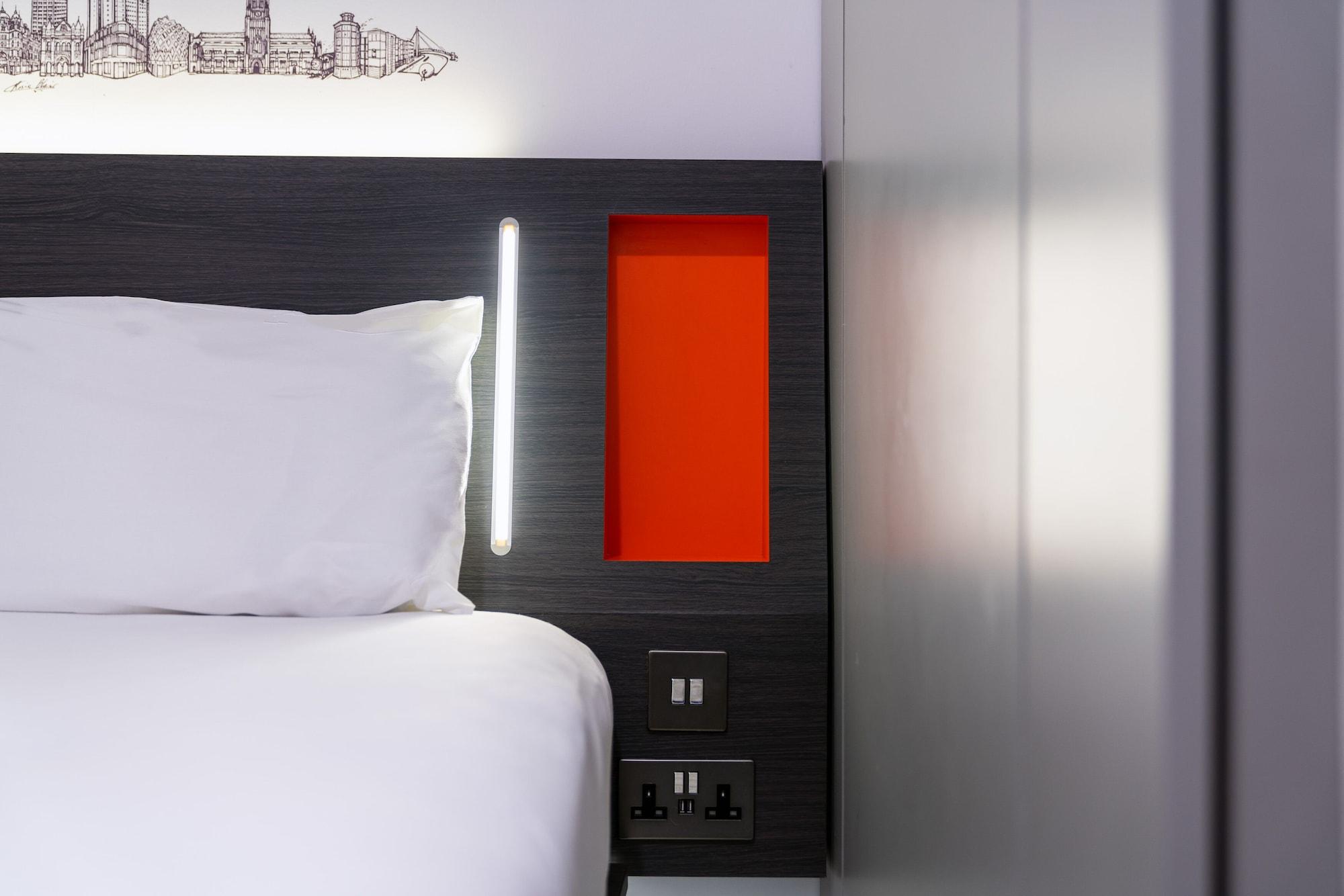 Hotel Easyhotel 3*