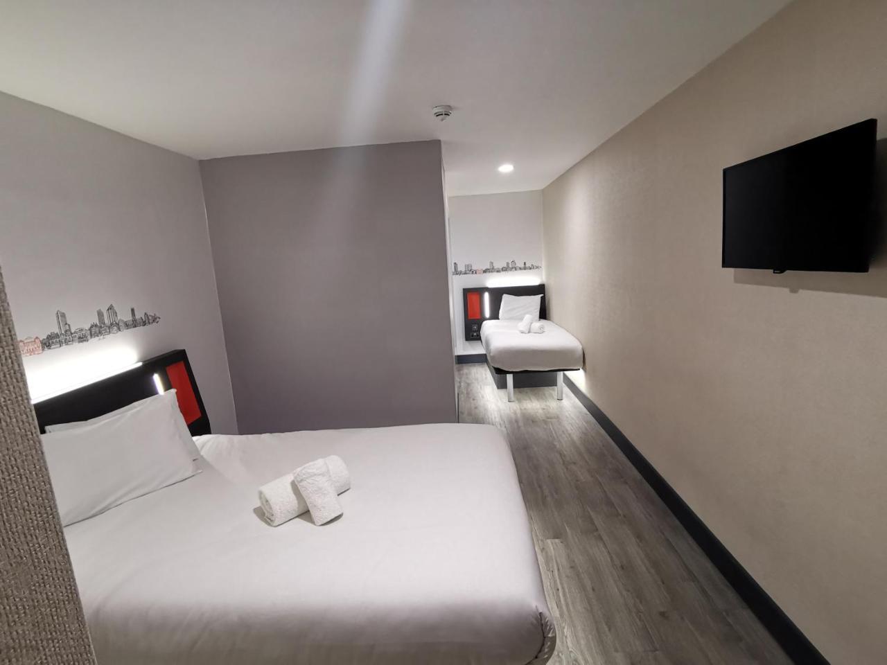 Easyhotel Leeds Hotel 3*